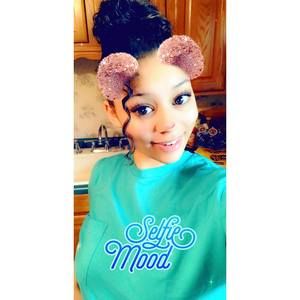 Meet your Posher, Kayla